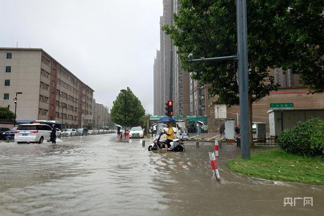 郑州暴雨最新动态，城市挑战与应对策略